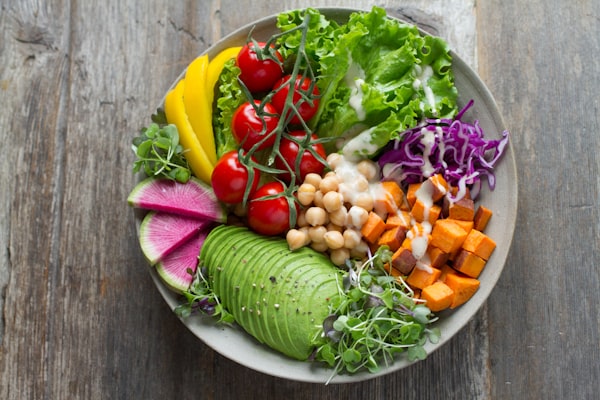Bowl veggie con hummus y tabulé